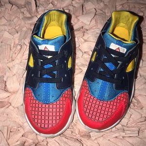 ⭐️NIKE HUARACHE⭐️